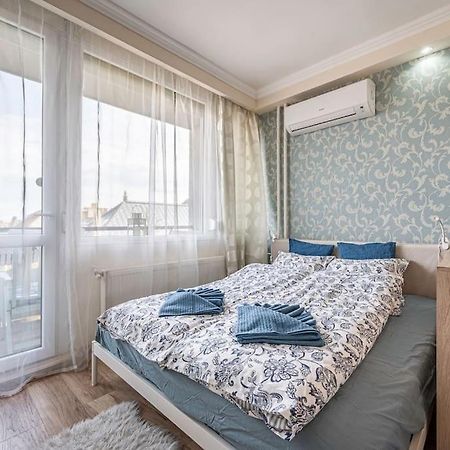Liszt Ferenc Square Panorama Apt Budapest Exterior photo