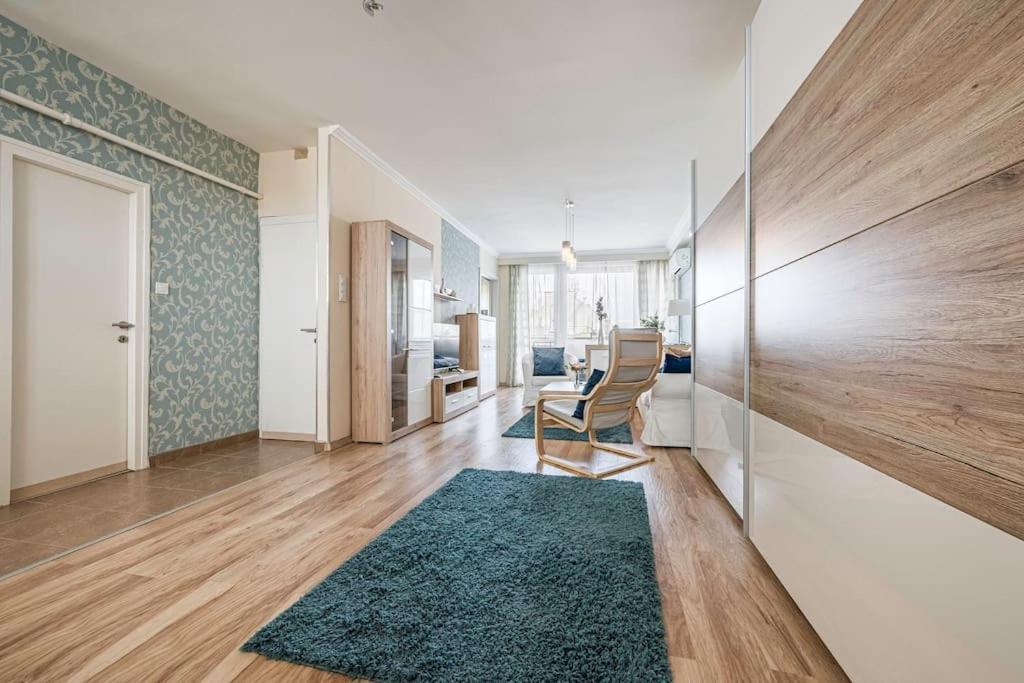 Liszt Ferenc Square Panorama Apt Budapest Exterior photo